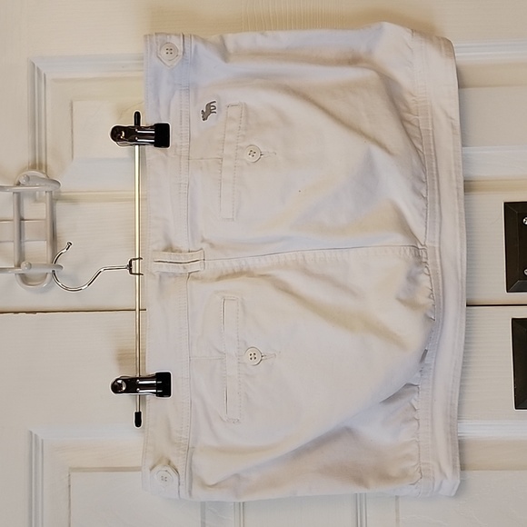 Abercrombie & Fitch Low-Rise Mini Skirt. Size:6 - Picture 5 of 8